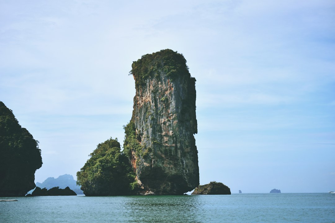 Tham Kong Lo : la grotte fluviale de 7 km au Laos - Tham Kong Lo | Secret World Trip Planner