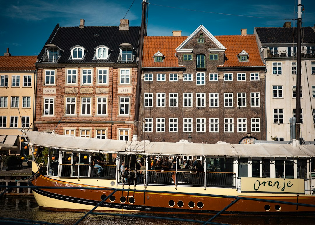 Secret World vs Wanderlog: コペンハーゲン2026の最適な旅行プランナー - Copenaghen | Secret World Trip Planner