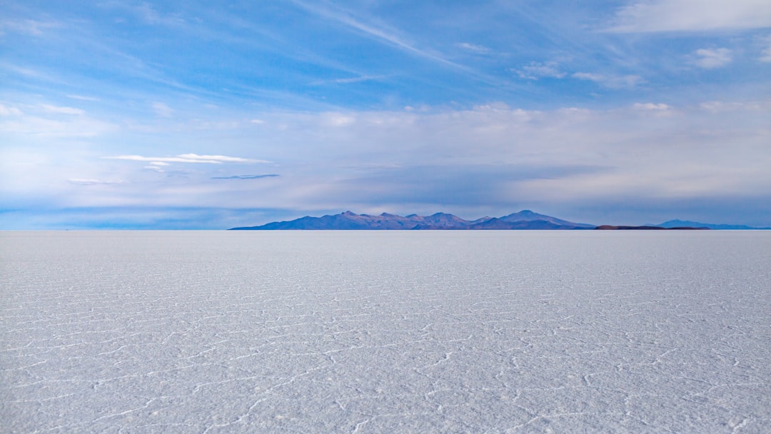 우유니 소금사막: 볼리비아 화산 사이의 신비 - Uyuni | Secret World Trip Planner