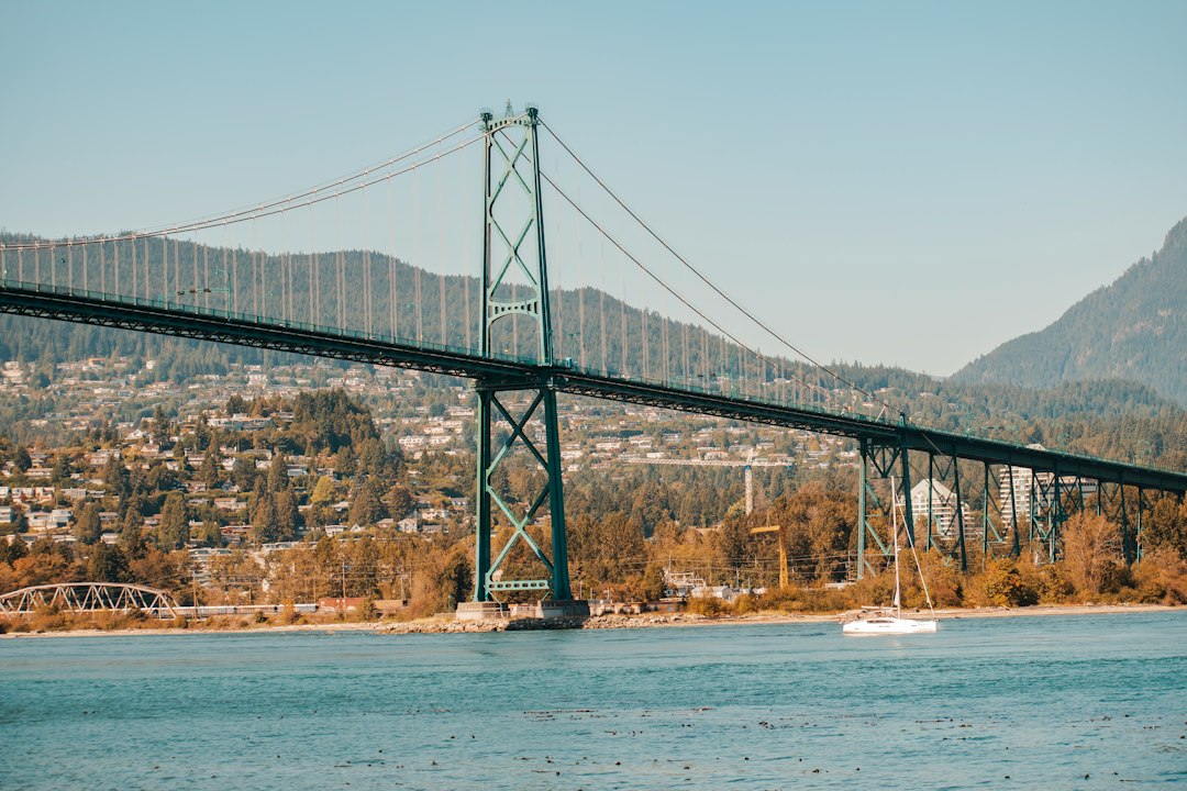 Капилано: 70 метров над рекой - North Vancouver | Secret World Trip Planner