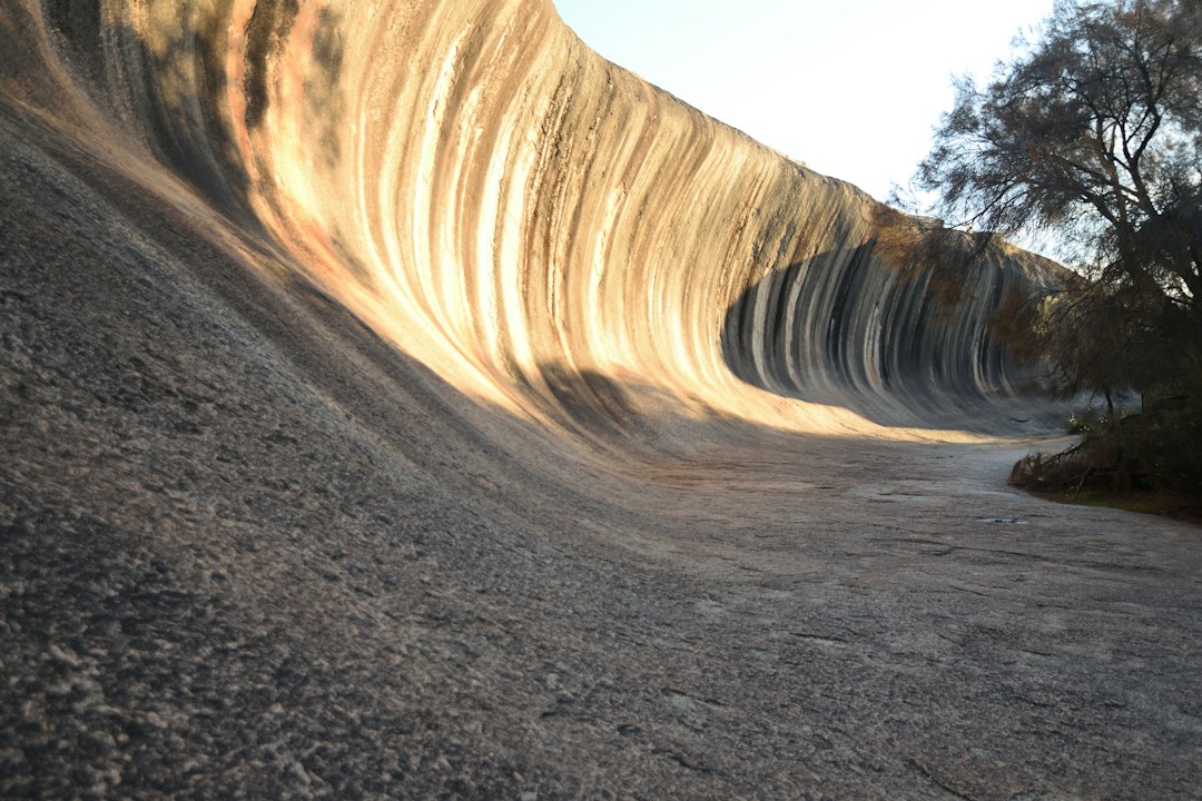 Wave Rock : la roche qui imite une vague en Australie - Hyden WA 6359 | Secret World Trip Planner