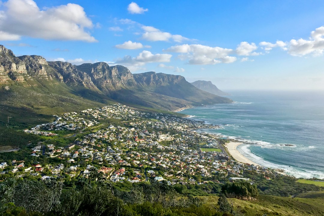 슬랑콥 등대: 대서양의 철거인 거인 - Cape Town | Secret World Trip Planner