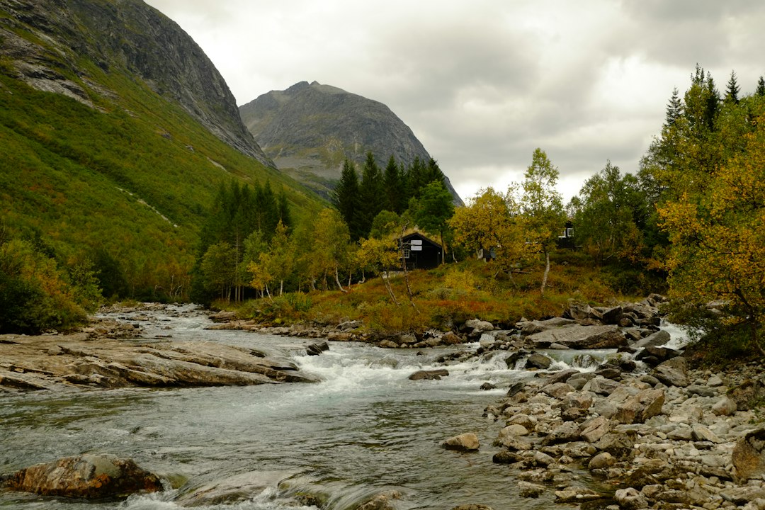 Адвендален: наблюдение за северным сиянием в Шпицбергене - Adventdalen | Secret World Trip Planner