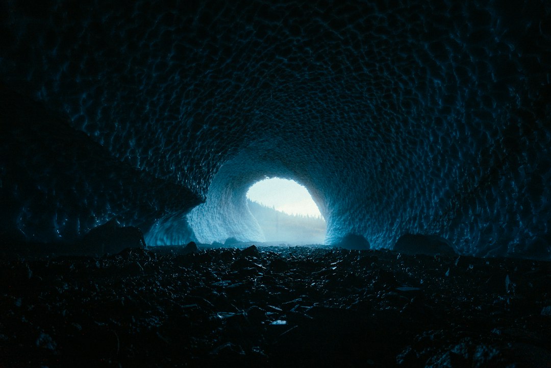 도브시나의 얼음 동굴: 지하의 경이로움 - Dobšinská Ľadová Jaskyňa | Secret World Trip Planner