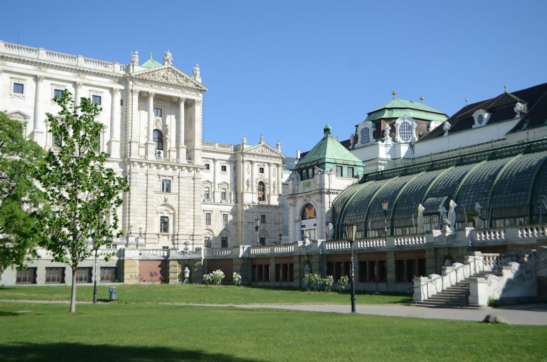 Secret World vs Wanderlog: ¿qué app elegir para Viena 2026? - Vienna | Secret World Trip Planner
