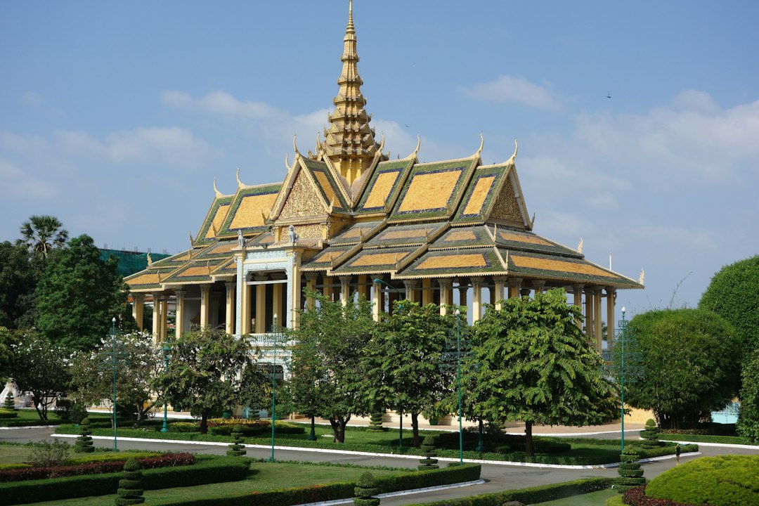 Palais Royal de Phnom Penh : architecture et trésors - Samdach Sothearos Blvd (3) | Secret World Trip Planner