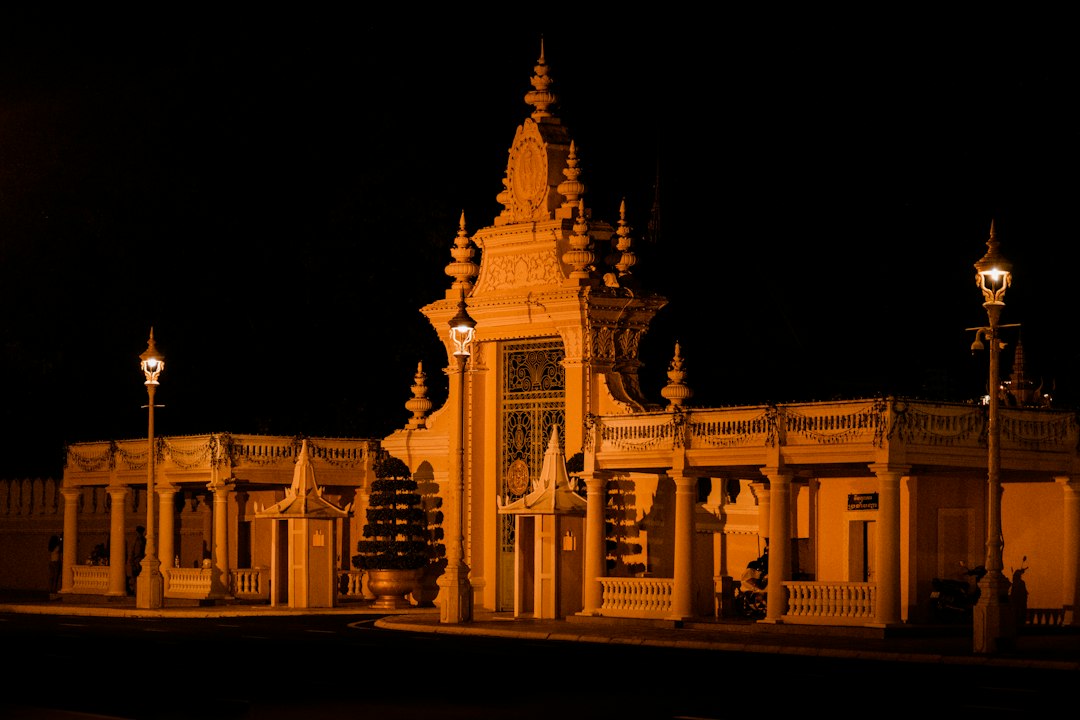 Palacio Real de Phnom Penh: arquitectura y tesoros - Samdach Sothearos Blvd (3) | Secret World Trip Planner