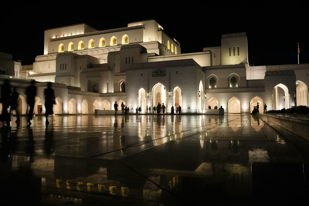 오만 국립박물관: 무스카트의 역사와 예술 - opposite Al Alam Palace، Al Saidiya St | Secret World Trip Planner