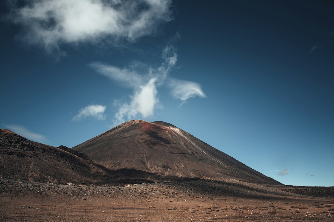 Tongariro Alpine Crossing: a trilha vulcânica da Nova Zelândia - Tongariro Alpine Crossing | Secret World Trip Planner