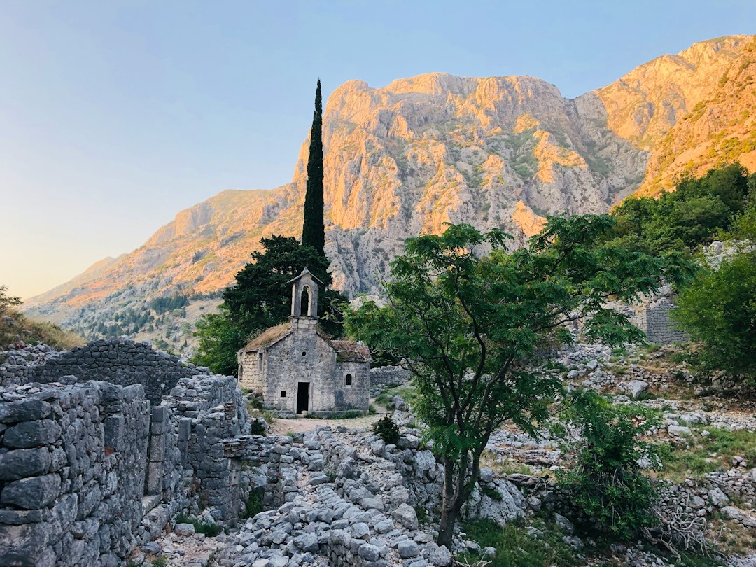 Découvrez les fascinantes ruines du Monténégro - Prčanj | Secret World Trip Planner