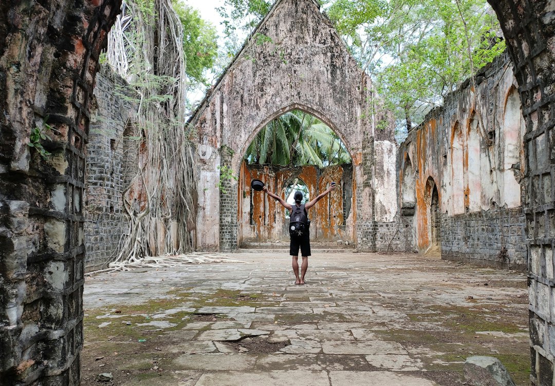 Ruines de Gede : palais swahili engloutis par la forêt - Gede Watamu Rd | Secret World Trip Planner