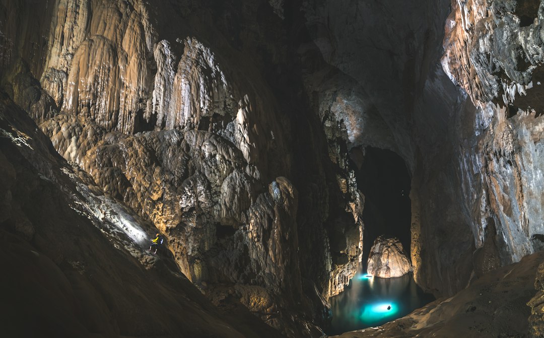 Hang Va: la grotta selvaggia del Vietnam profondo - Thượng Trạch | Secret World Trip Planner
