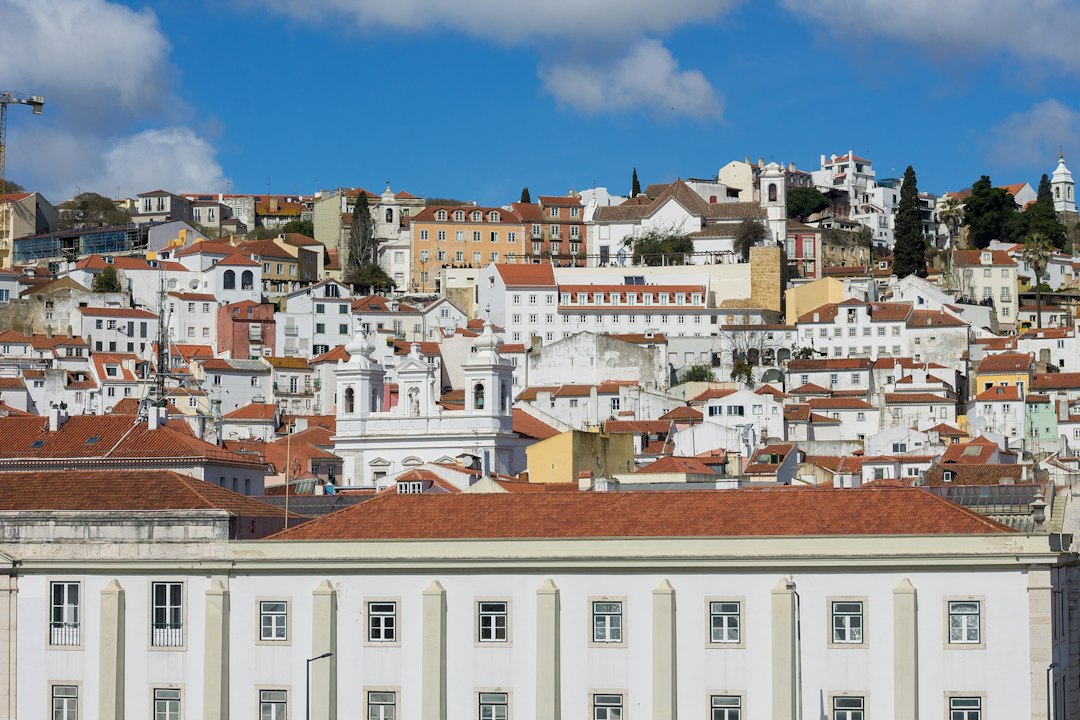 AI Reiseplaner 2026: Plane Lissabon mit KI - Lisbona | Secret World Trip Planner