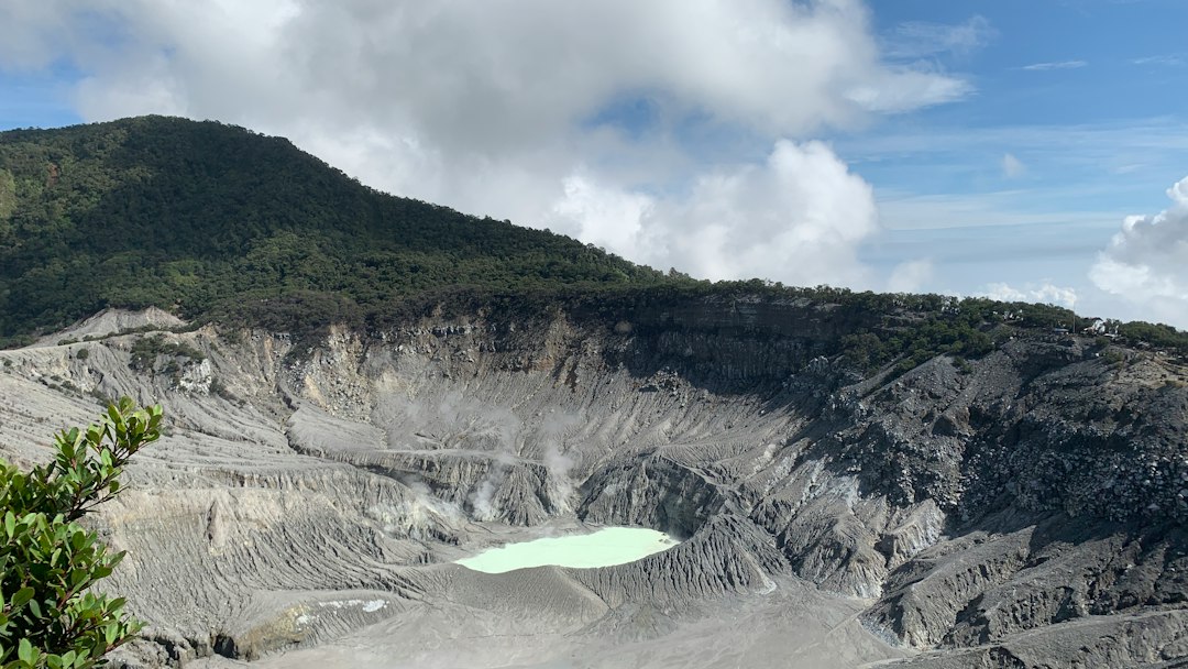 세나루 분화구 능선: 롬복의 신성한 화산 - North Lombok Regency | Secret World Trip Planner