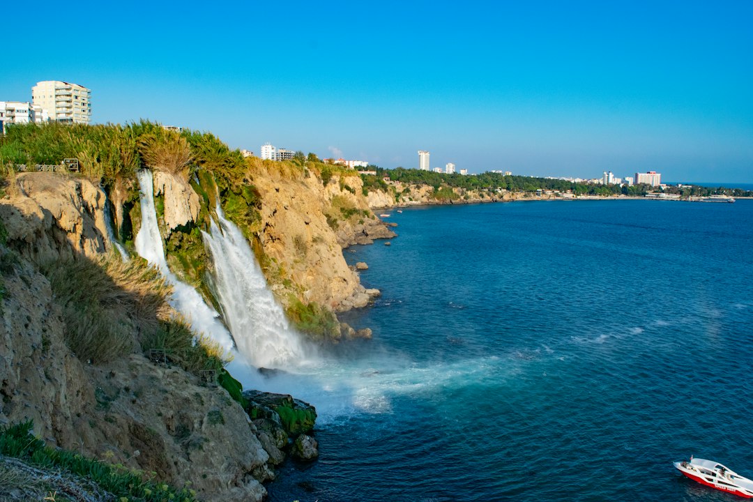 Водопады Дюден в Анталии: где вода встречает море - Şelale | Secret World Trip Planner