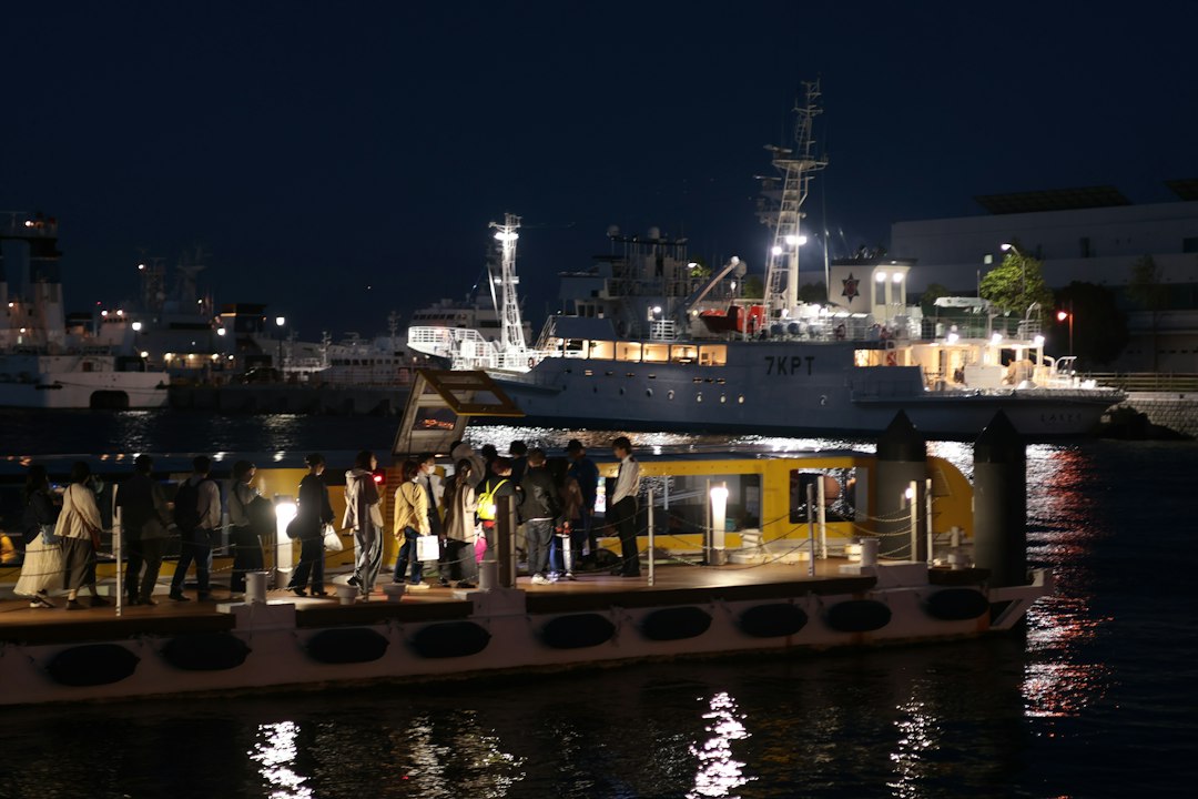 Osanbashi Pier und der Kannonzaki-Leuchtturm: Yokohama vom Meer - Naka Ward | Secret World Trip Planner