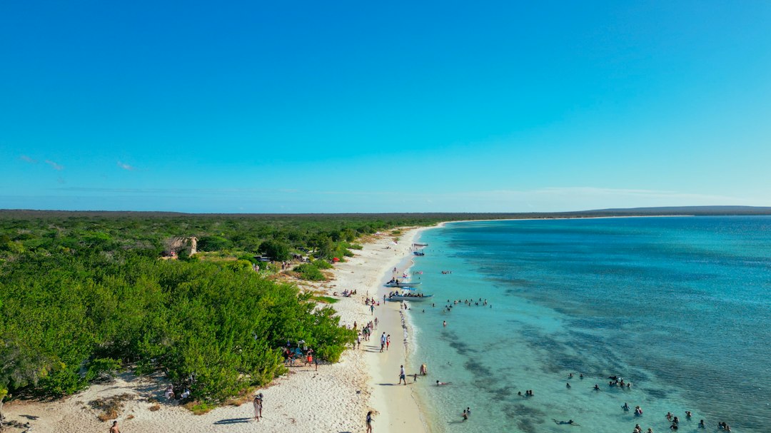 Bahia de Las Aguilas: der abgelegene Strand von Pedernales — Playa Bahia de Las Aguilas
