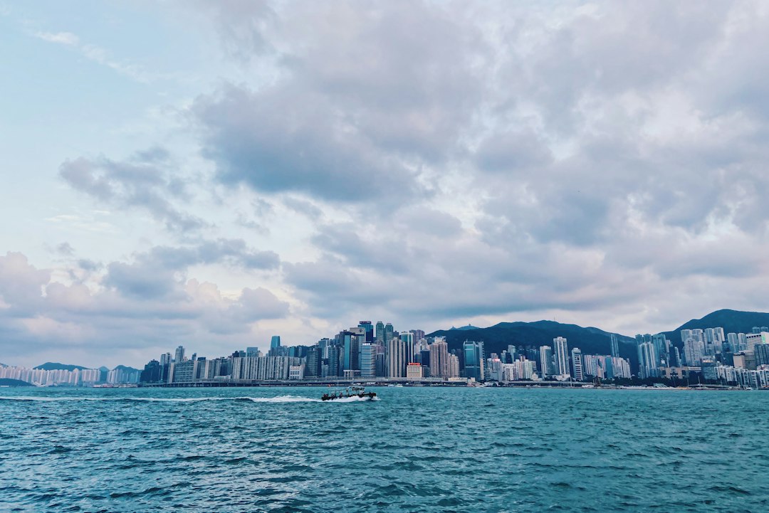 Découvrez la magie de l'Avenue des Stars à Hong Kong - Tsim Sha Tsui | Secret World Trip Planner