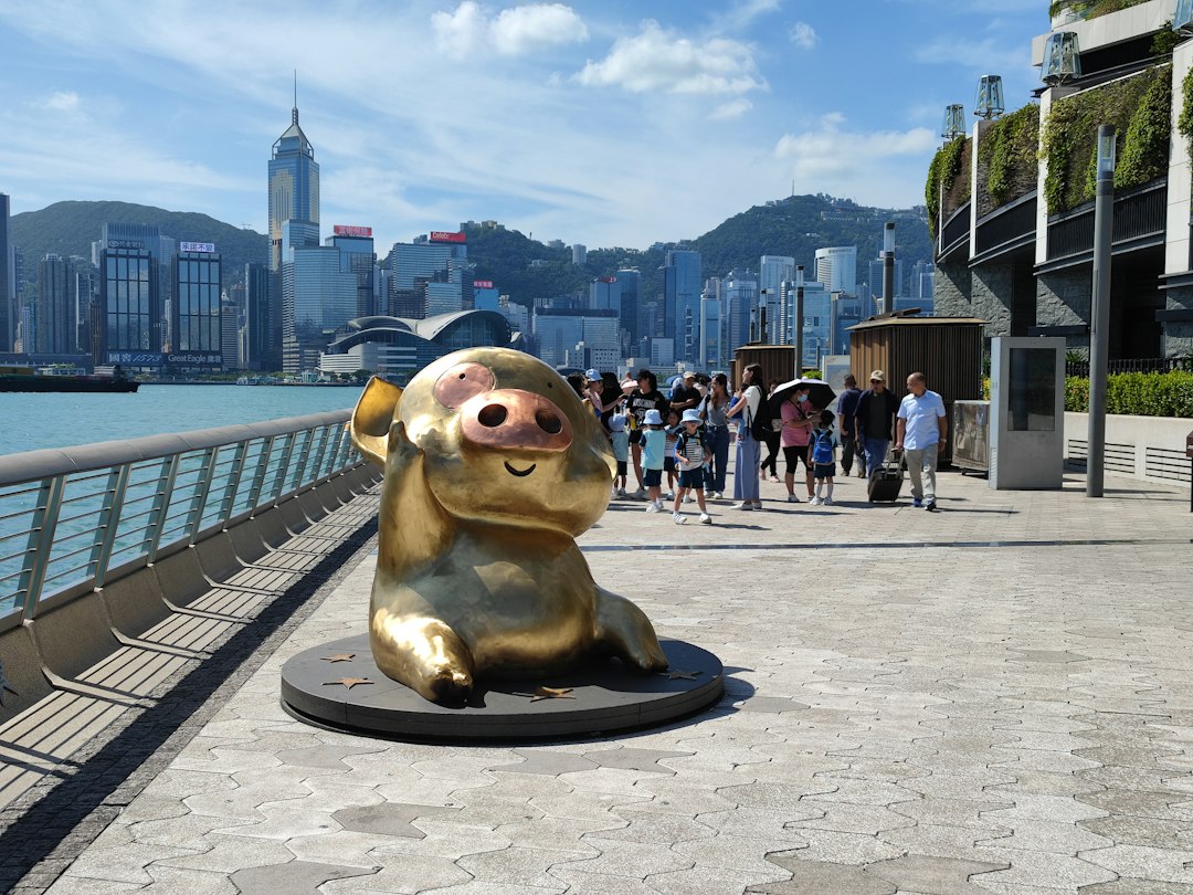 Откройте для себя магию Аллеи Звёзд в Гонконге - Tsim Sha Tsui | Secret World Trip Planner
