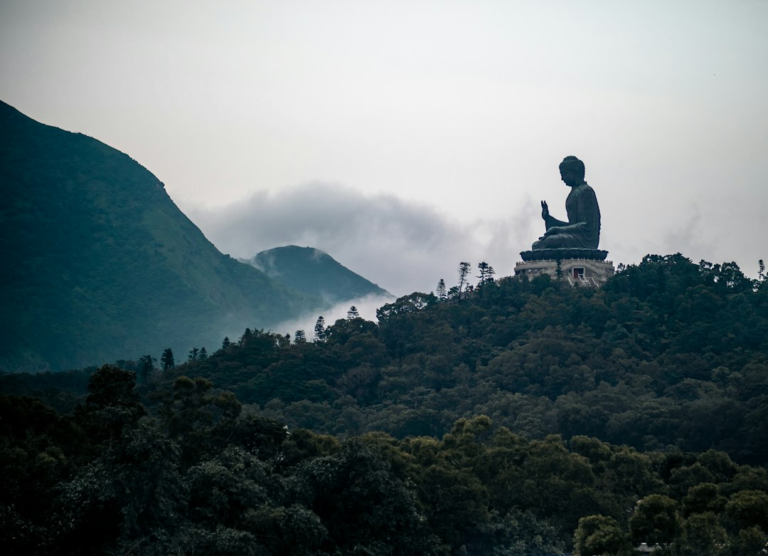 Descubra o Buda Tian Tan em Hong Kong - Lantau Island | Secret World Trip Planner