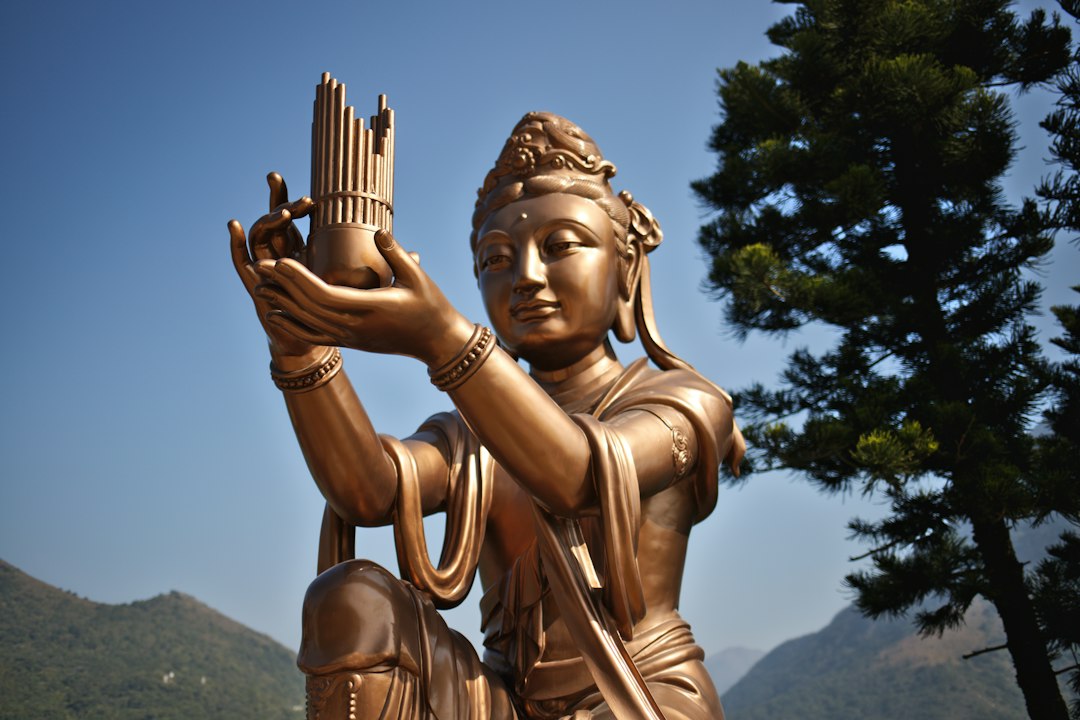 Descubra o Mosteiro dos Dez Mil Budas - Sha Tin | Secret World Trip Planner
