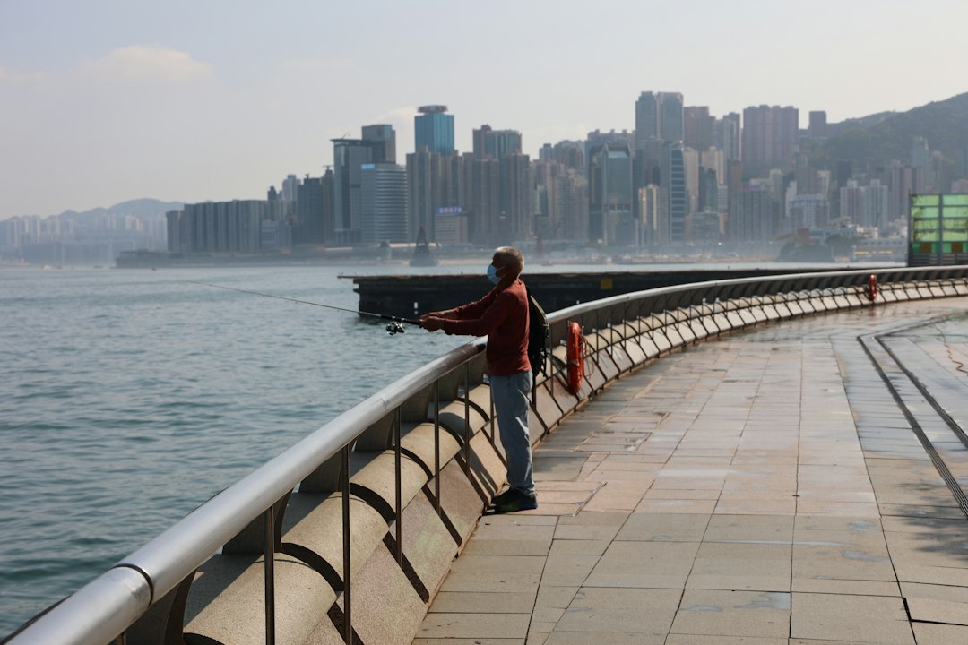 Entdecke den Charme der Tai O Promenade in Hongkong - Tai O | Secret World Trip Planner