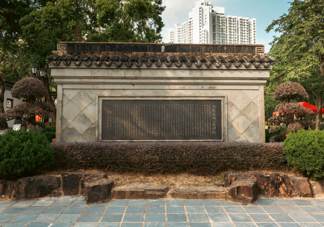 Scopri la Storia di Kowloon Walled City Park - Kowloon City | Secret World Trip Planner