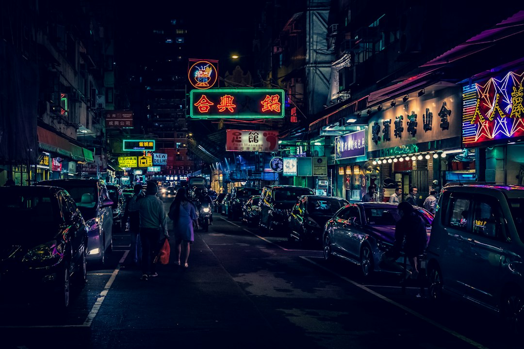 Esplorando il Mercato Notturno di Temple Street a Hong Kong: the market that performs itself nightly