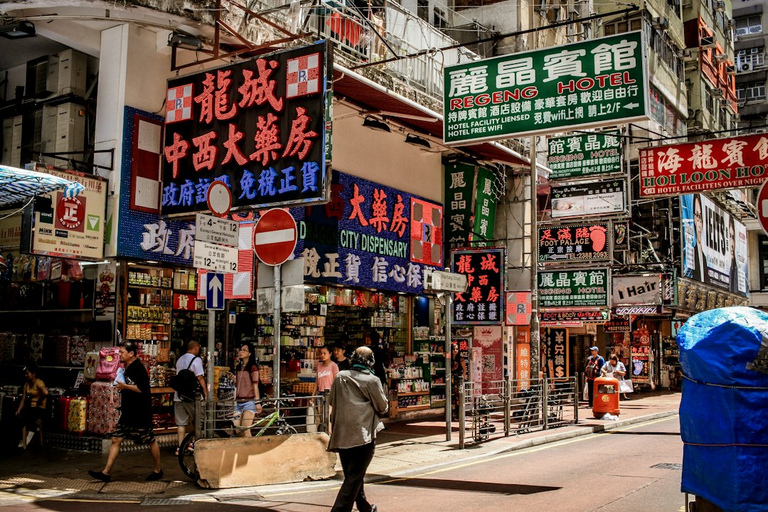 Исследуйте рынок дам в Гонконге - Mong Kok | Secret World Trip Planner