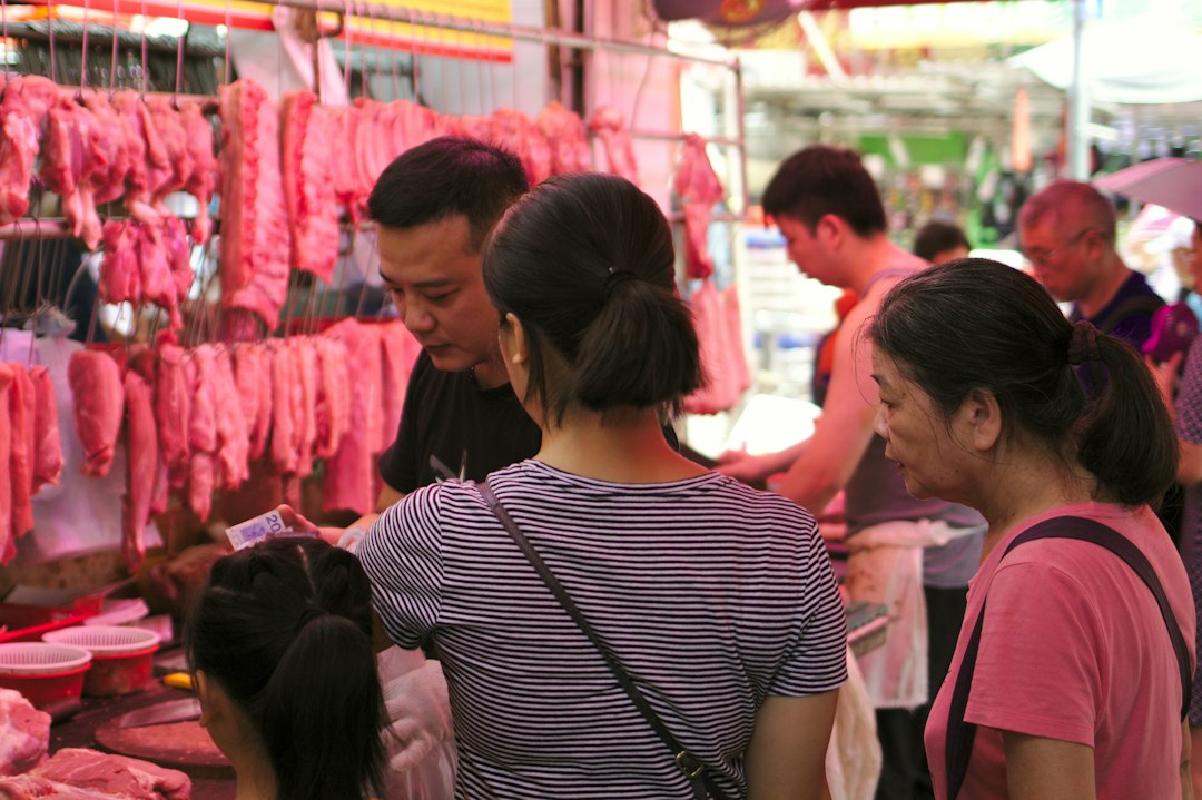 Исследуйте рынок дам в Гонконге - Mong Kok | Secret World Trip Planner