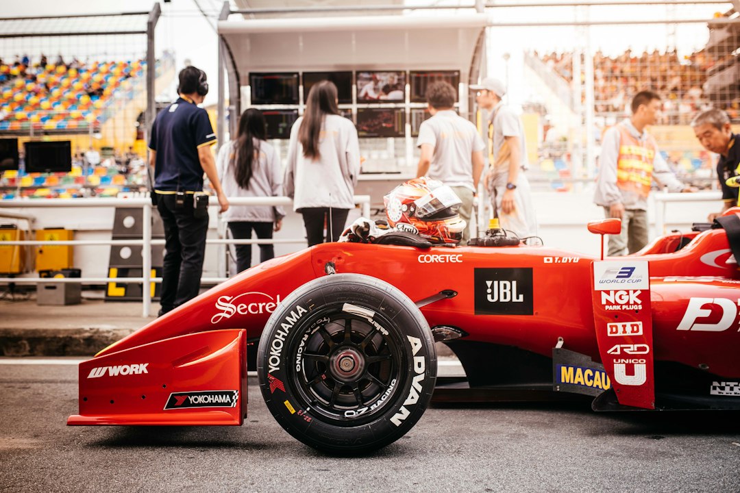 Scopri il Museo del Gran Premio di Macao: a racing circuit that runs through the city streets