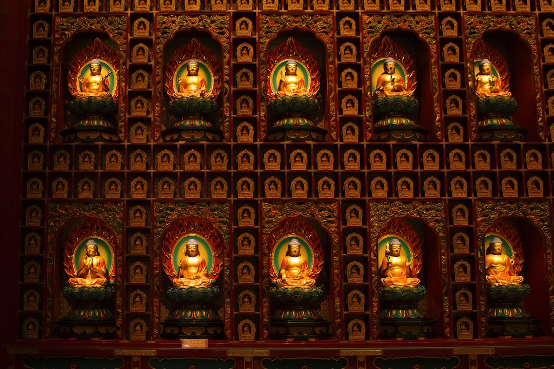 Entdecke den Buddha Tooth Relic Tempel in Singapur - 288 S Bridge Rd | Secret World Trip Planner