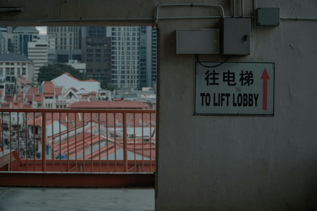 Chinatown Complex: Un Viaggio Sensoriale a Singapore - 335 Smith St | Secret World Trip Planner
