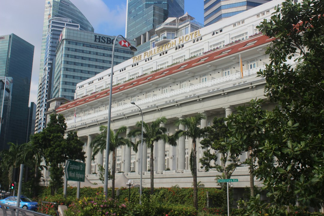 Discover the Fullerton Building in Singapore - 1 Fullerton Sq | Secret World Trip Planner