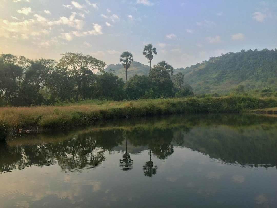 吴哥窟的倒影池:日落时的魔力 - Reflecting Pond | Secret World Trip Planner