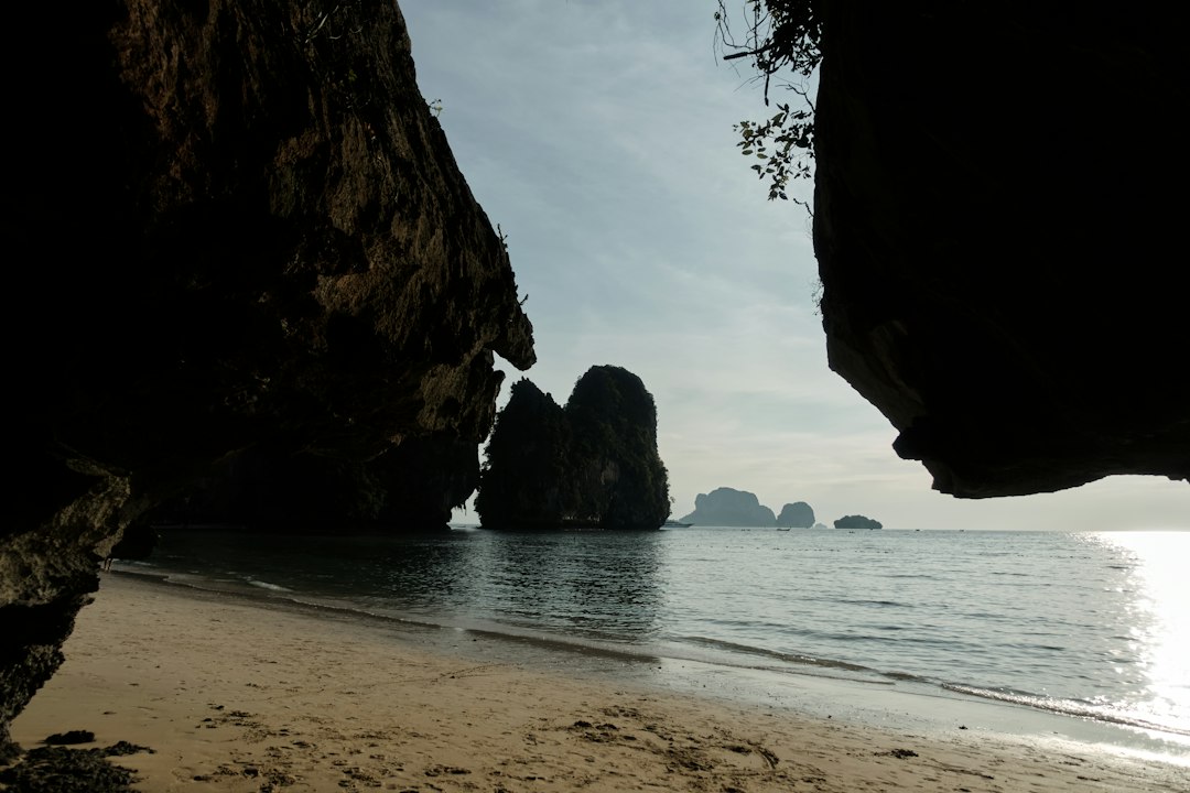 Grotte de Bat à Krabi : kayak dans des cavernes cachées - Ko Yao District | Secret World Trip Planner