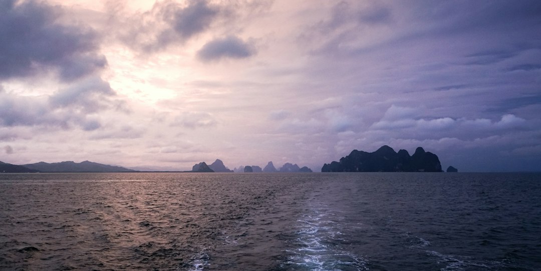 Cueva de Murciélagos en Krabi: kayak entre grutas ocultas - Ko Yao District | Secret World Trip Planner