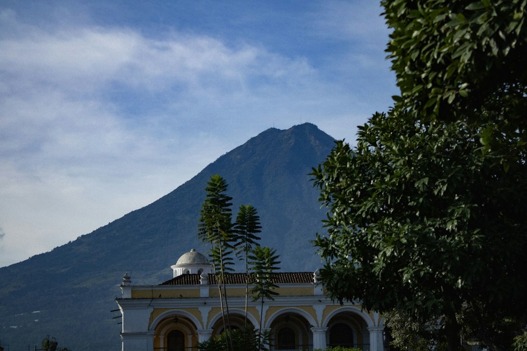 Cerro de La Cruz: atardeceres en Antigua Guatemala - H779+P7H | Secret World Trip Planner