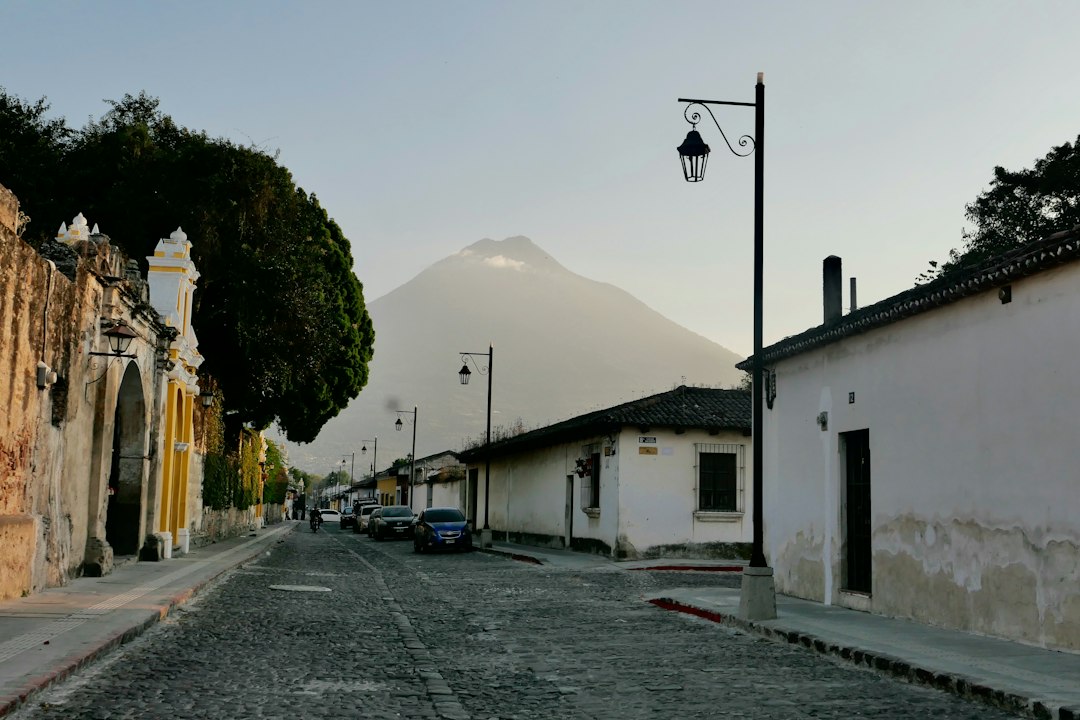 Cerro de La Cruz: Pôr do Sol sobre Antigua - H779+P7H | Secret World Trip Planner