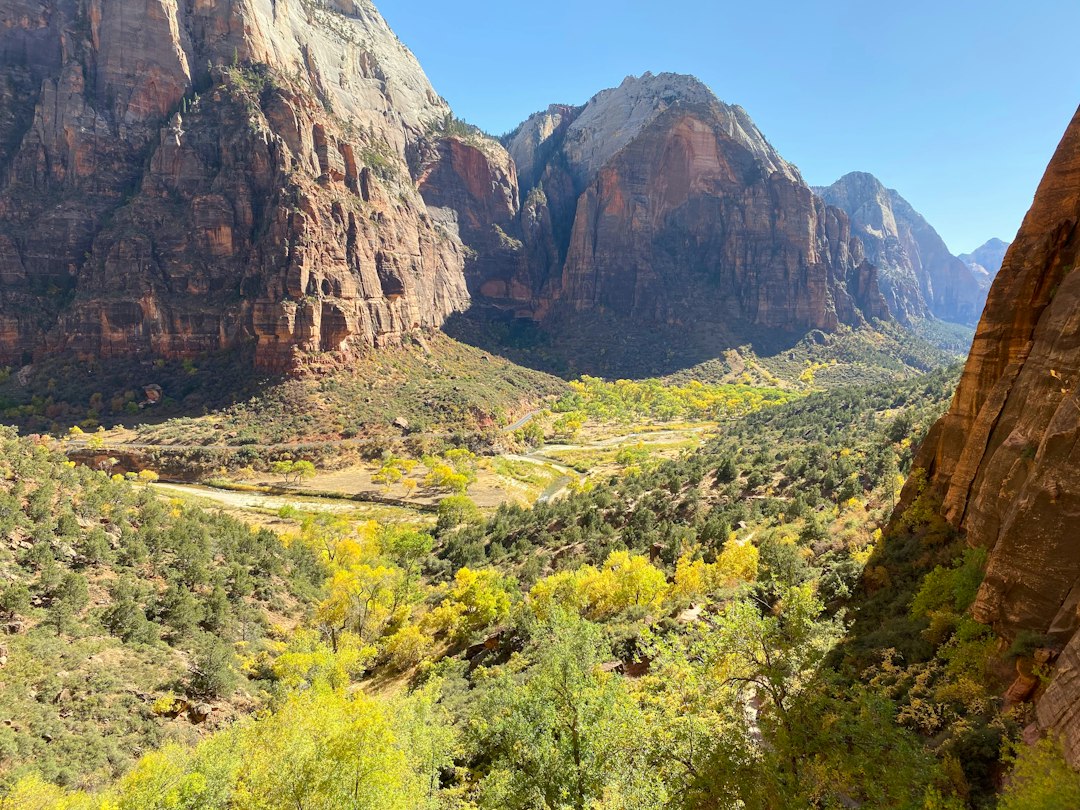 The Narrows di Zion: camminare nel fiume tra le rocce - Springdale | Secret World Trip Planner