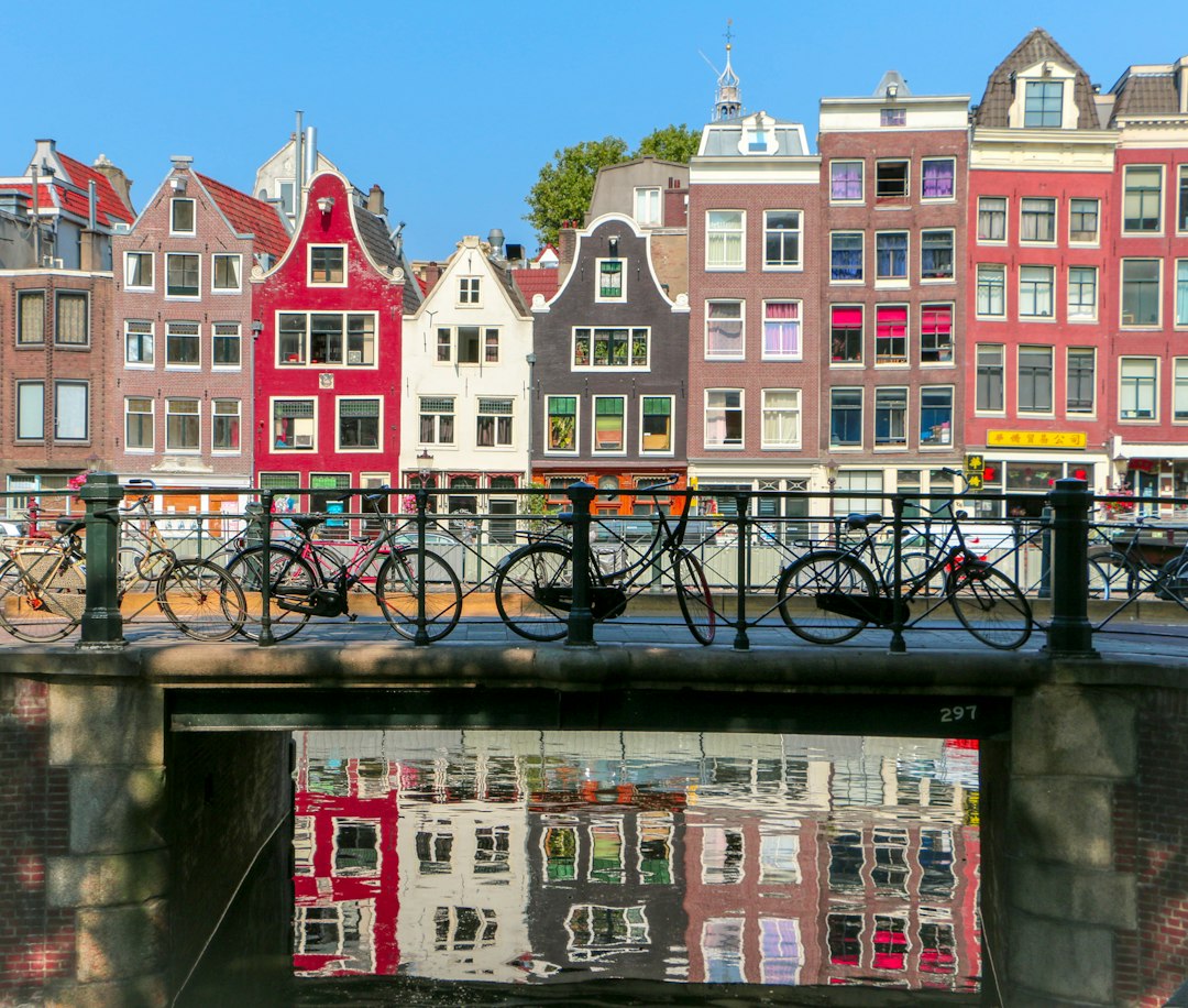 Trip Planner AI 评测:在阿姆斯特丹测试的3个工具 - Amsterdam | Secret World Trip Planner