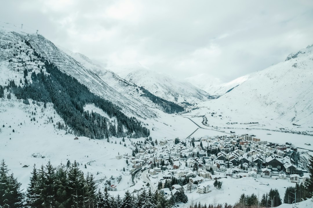 Teufelsbrücke in Andermatt: Alpenlegende - Gotthardstrasse | Secret World Trip Planner