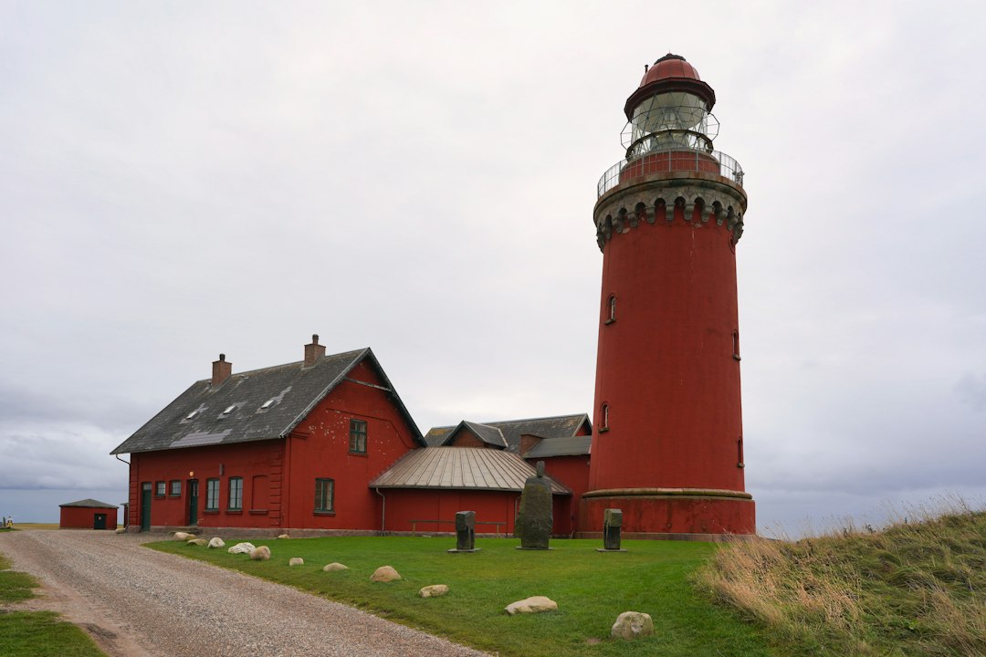 Nakkefyr: les deux phares jumeaux du Kattegat - Fyrvejen 25A | Secret World Trip Planner