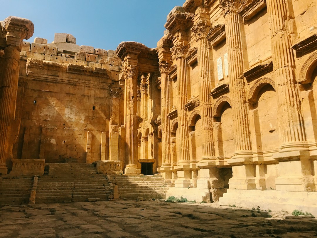 Baalbek: las columnas romanas más altas del Líbano - 2644+W8R | Secret World Trip Planner