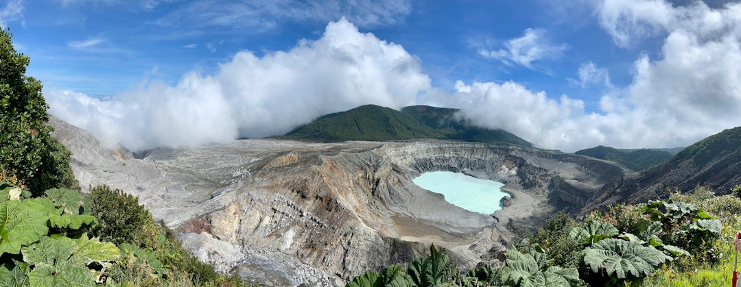 Poás Volcano: The World's Largest Acid Crater - Provincia di Alajuela | Secret World Trip Planner