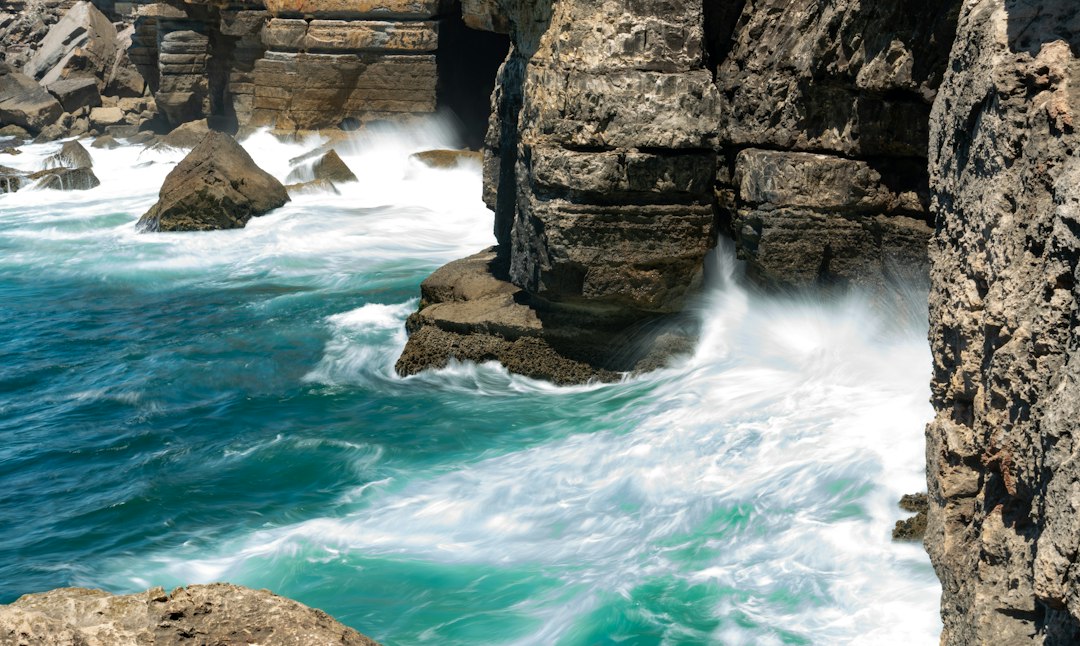 Boca do Inferno: as ondas do Atlântico em Cascais — Av. Rei Humberto II de Itália 642