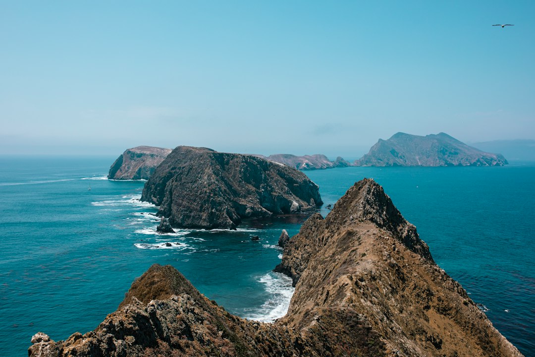 阿纳卡帕岛灯塔:照亮狂野的太平洋 - Ventura | Secret World Trip Planner