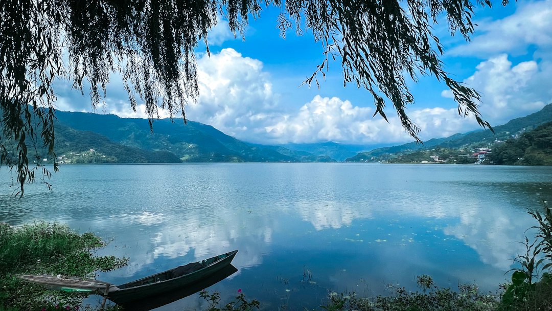 尼泊尔拉拉湖:喜马拉雅的碧绿瑰宝 - Rara | Secret World Trip Planner