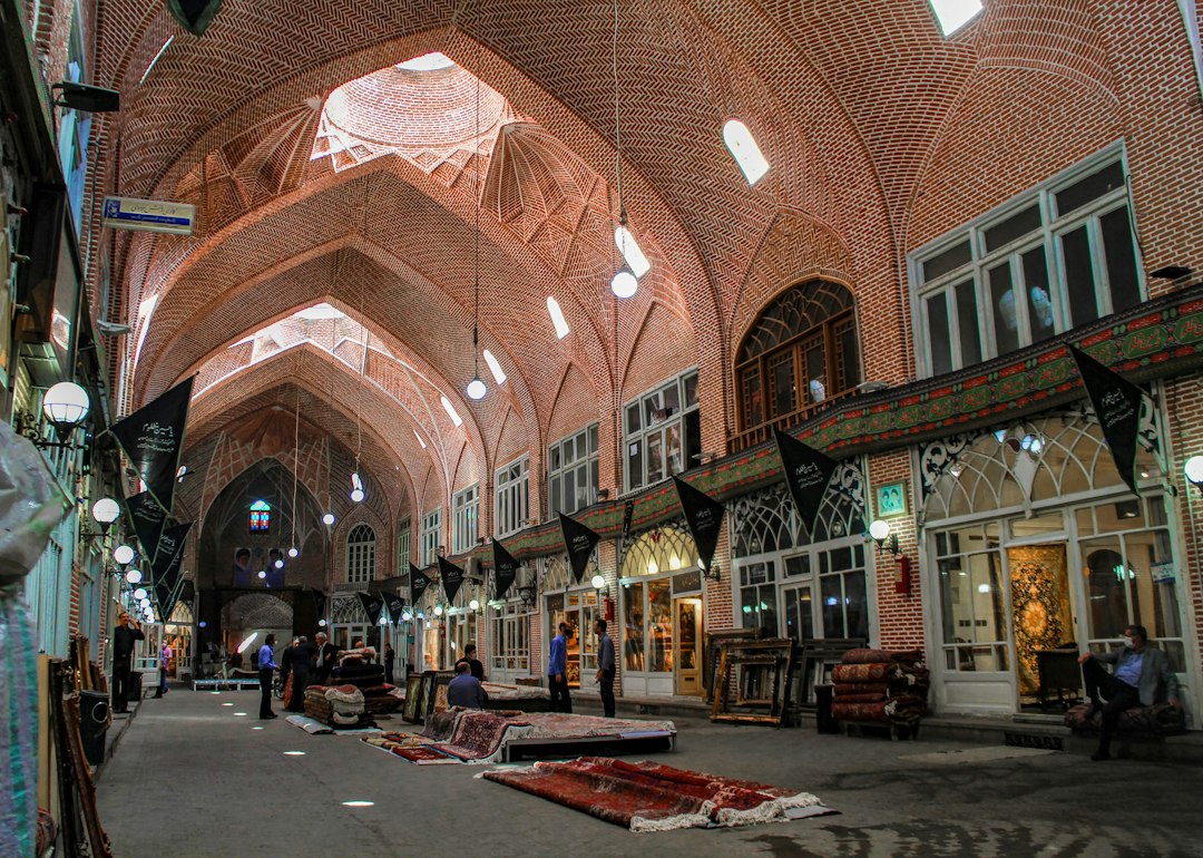 Bazar von Tabriz: Fünf Kilometer unter Ziegelbögen - Tabriz | Secret World Trip Planner