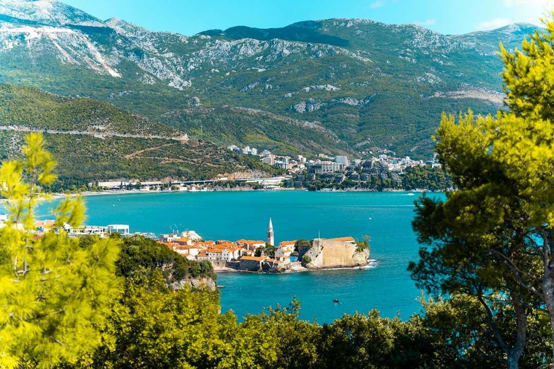 Špiljari: el secreto de la Bahía de Kotor - CQFM+J3 | Secret World Trip Planner